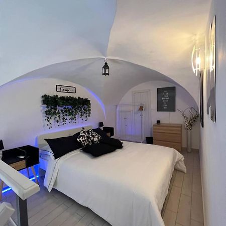 Borgo Santa Caterina - Fiera "Ventotto Holiday Home" คาตาเนีย ภายนอก รูปภาพ