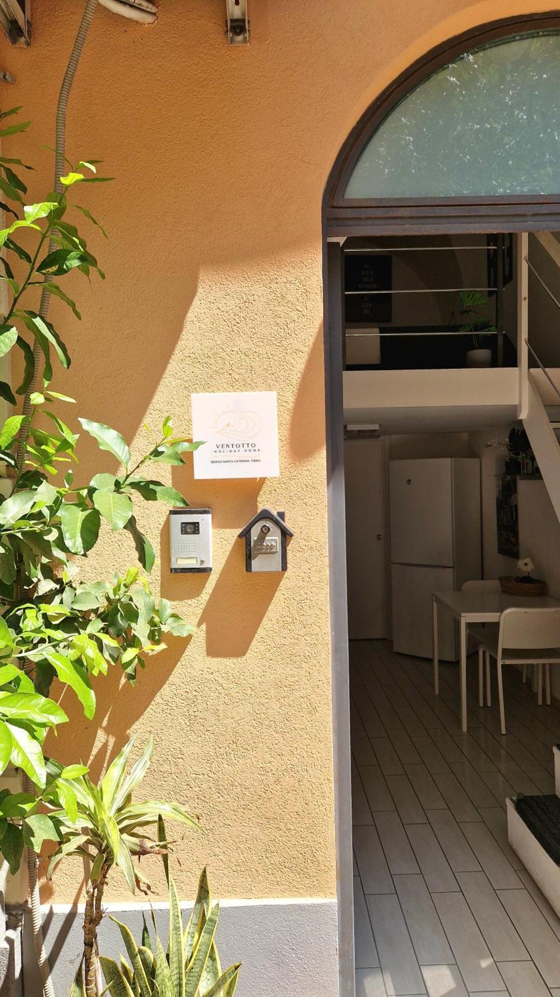 Borgo Santa Caterina - Fiera "Ventotto Holiday Home" คาตาเนีย ภายนอก รูปภาพ